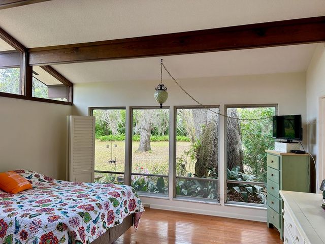 8136 NW 5TH COURT, Gainesville, FL 32607