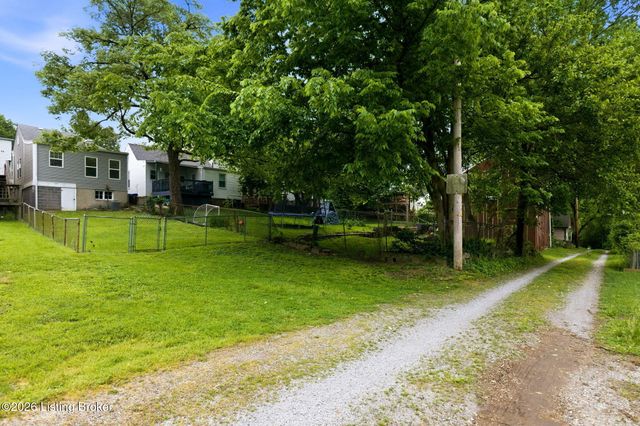 216 Saunders Ave, Louisville, KY 40206