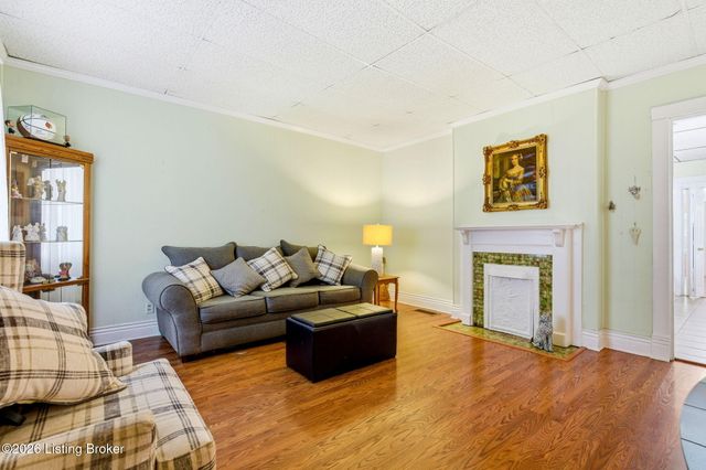 216 Saunders Ave, Louisville, KY 40206