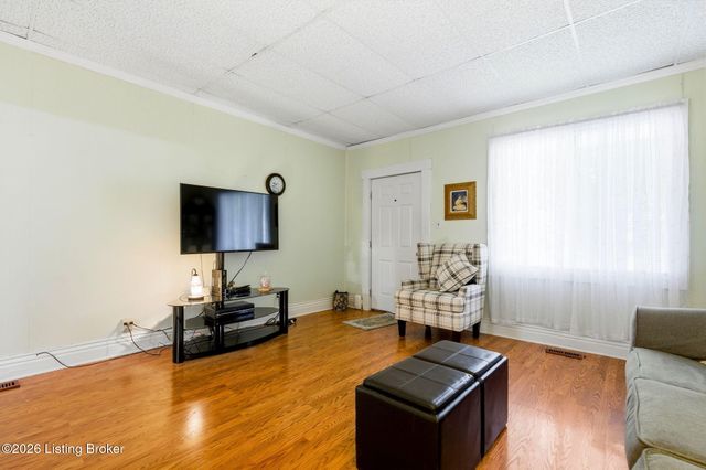 216 Saunders Ave, Louisville, KY 40206