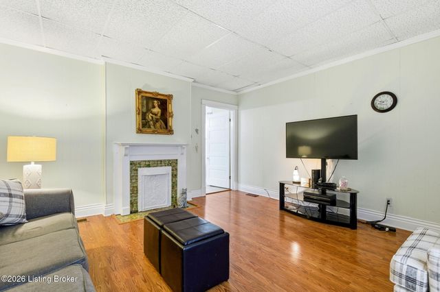 216 Saunders Ave, Louisville, KY 40206