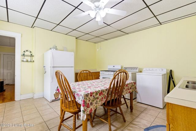 216 Saunders Ave, Louisville, KY 40206