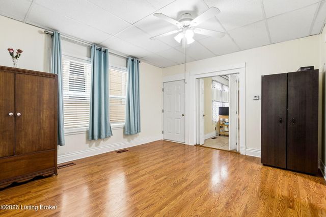 216 Saunders Ave, Louisville, KY 40206