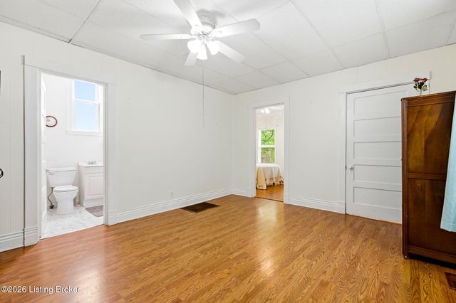 216 Saunders Ave, Louisville, KY 40206