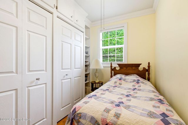 216 Saunders Ave, Louisville, KY 40206