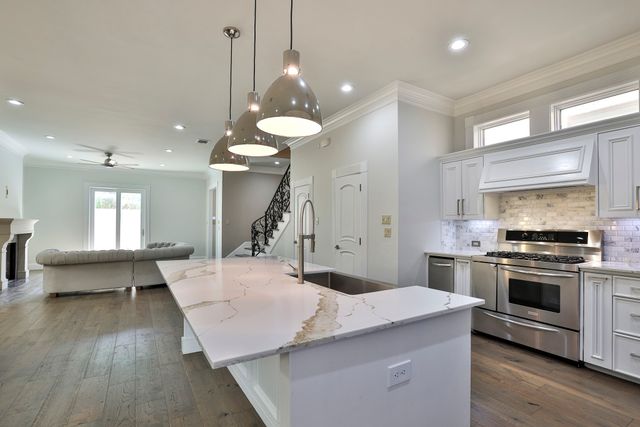 5004 Byers Avenue, Fort Worth, TX 76107