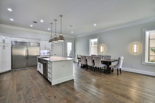 5004 Byers Avenue, Fort Worth, TX 76107