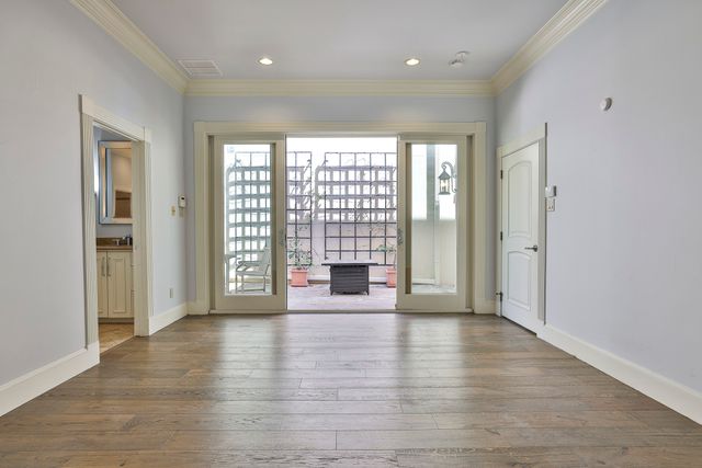 5004 Byers Avenue, Fort Worth, TX 76107