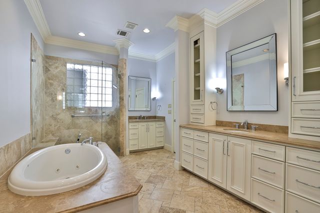 5004 Byers Avenue, Fort Worth, TX 76107