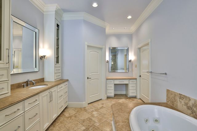 5004 Byers Avenue, Fort Worth, TX 76107