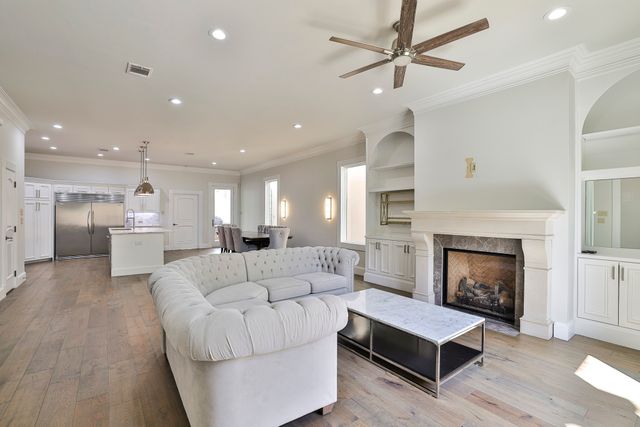 5004 Byers Avenue, Fort Worth, TX 76107