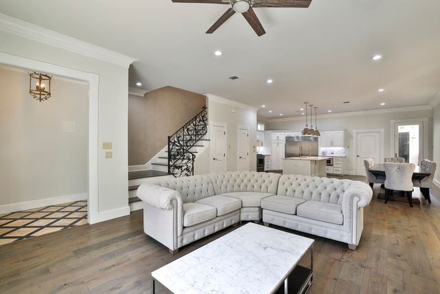 5004 Byers Avenue, Fort Worth, TX 76107