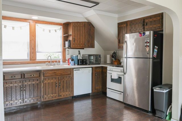 751 W 73rd Avenue, Merrillville, IN 46410