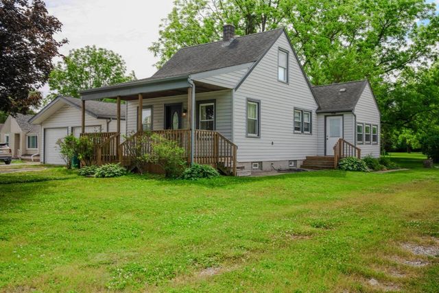 751 W 73rd Avenue, Merrillville, IN 46410