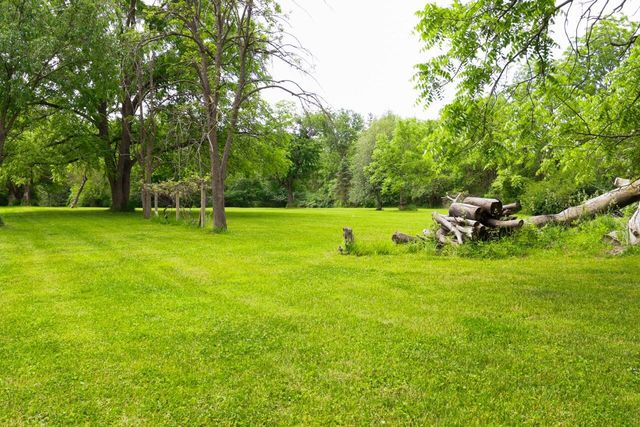 751 W 73rd Avenue, Merrillville, IN 46410