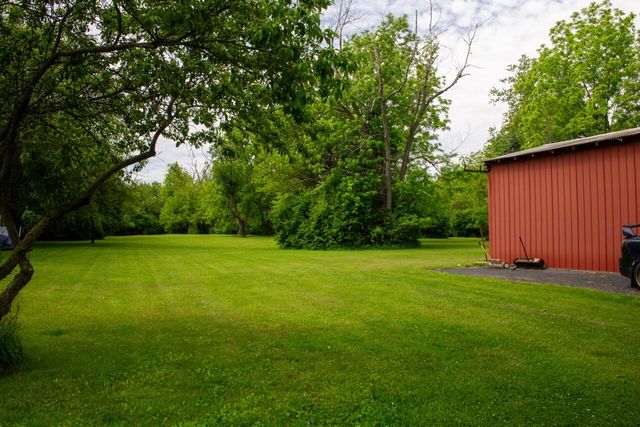 751 W 73rd Avenue, Merrillville, IN 46410