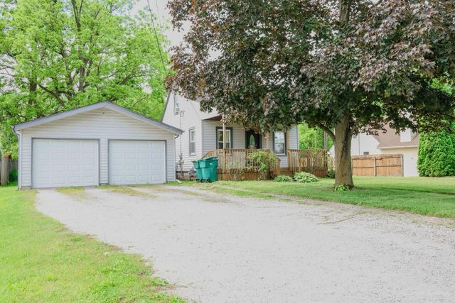 751 W 73rd Avenue, Merrillville, IN 46410