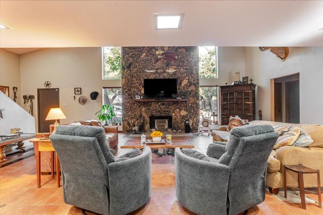 1459 Warrington Court, Fort Worth, TX 76112
