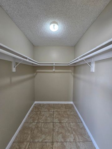 1850 N CONGRESS Avenue 302, West Palm Beach, FL 33401