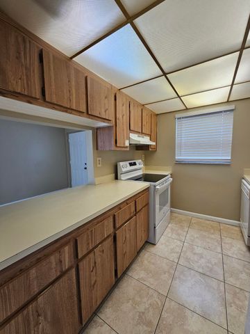 1850 N CONGRESS Avenue 302, West Palm Beach, FL 33401