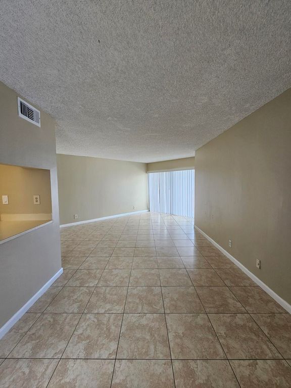 1850 N CONGRESS Avenue 302, West Palm Beach, FL 33401