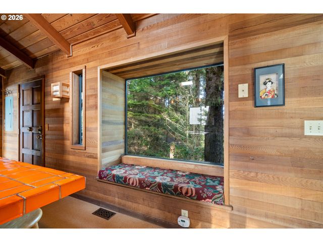 2430 CAPE MEARES Loop, Oceanside, OR 97134