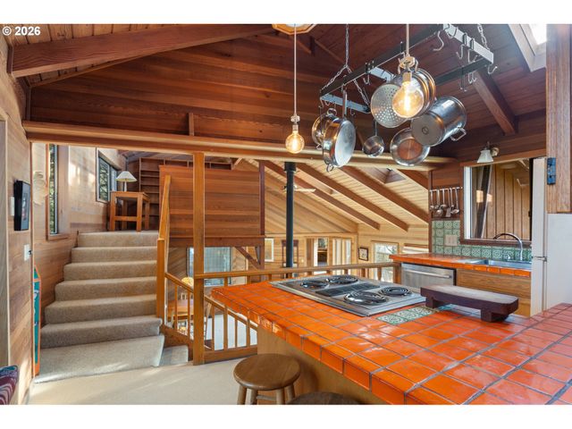 2430 CAPE MEARES Loop, Oceanside, OR 97134