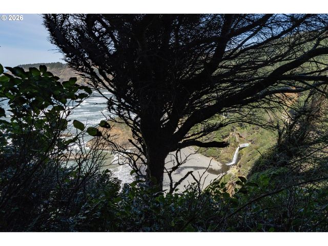 2430 CAPE MEARES Loop, Oceanside, OR 97134