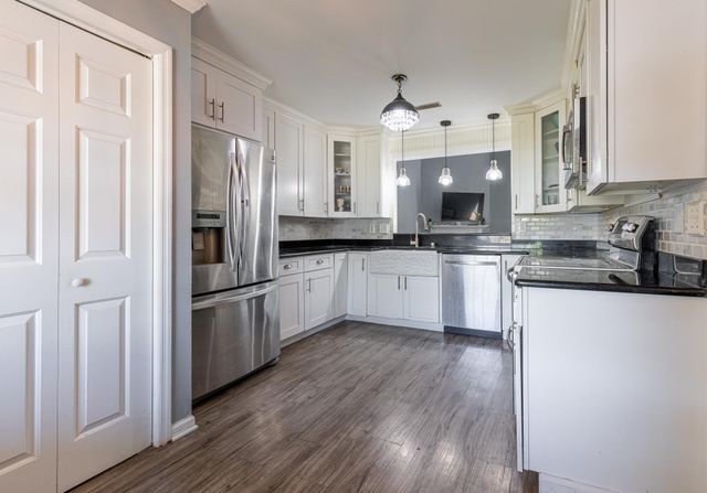 6802 French Quarter Court, Hixson, TN 37343