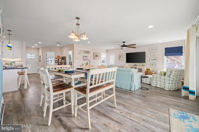 128 S LONGBOAT DR, Tuckerton, NJ 08087