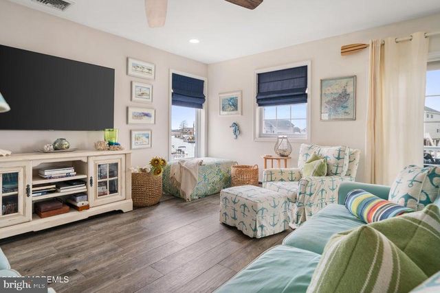 128 S LONGBOAT DR, Tuckerton, NJ 08087