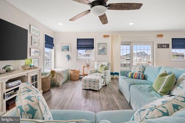128 S LONGBOAT DR, Tuckerton, NJ 08087