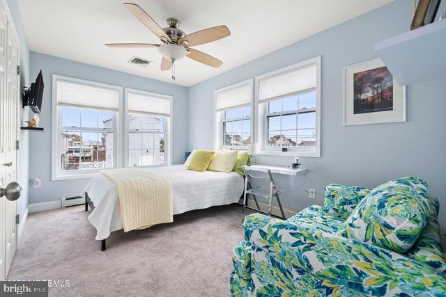 128 S LONGBOAT DR, Tuckerton, NJ 08087