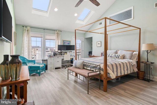 128 S LONGBOAT DR, Tuckerton, NJ 08087
