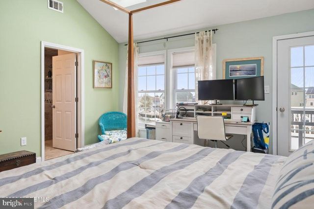 128 S LONGBOAT DR, Tuckerton, NJ 08087