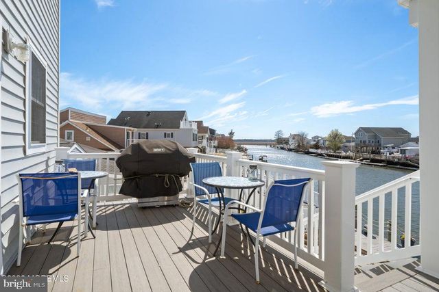 128 S LONGBOAT DR, Tuckerton, NJ 08087