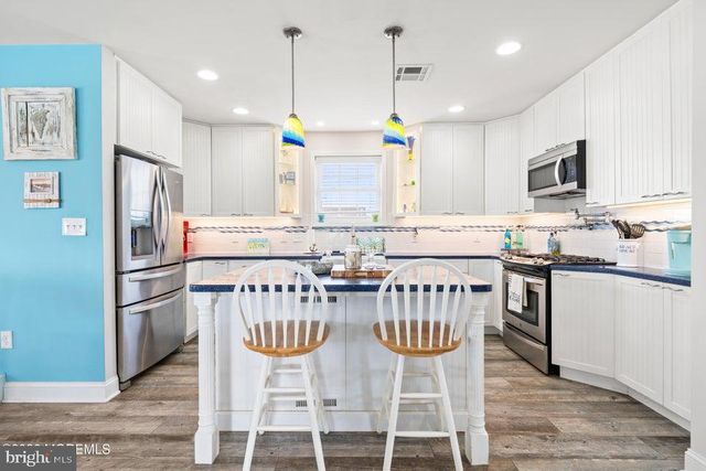 128 S LONGBOAT DR, Tuckerton, NJ 08087