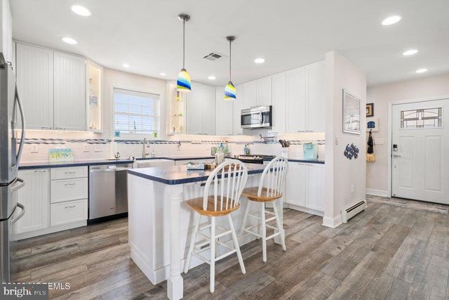 128 S LONGBOAT DR, Tuckerton, NJ 08087