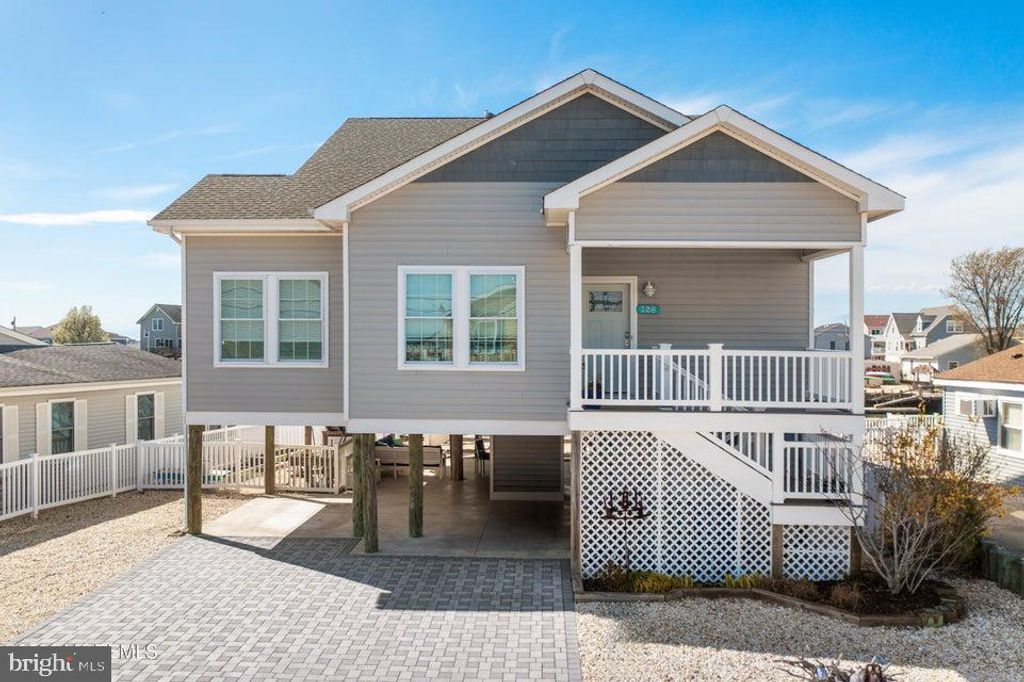 128 S LONGBOAT DR, Tuckerton, NJ 08087