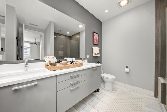 367 W Locust Street 304, Chicago, IL 60610