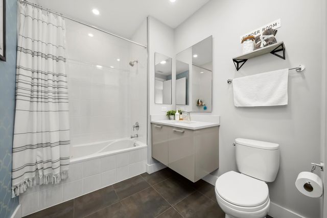 367 W Locust Street 304, Chicago, IL 60610