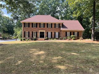 100 Saddle Creek Court, Roswell, GA 30076