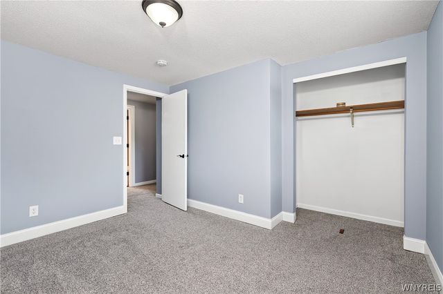 5 Quail Hollow, Lancaster, NY 14086