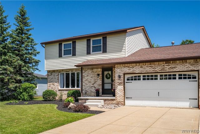 5 Quail Hollow, Lancaster, NY 14086