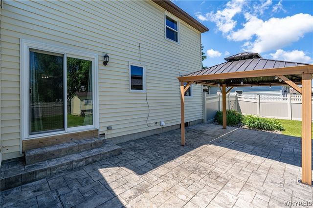 5 Quail Hollow, Lancaster, NY 14086