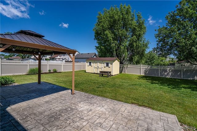 5 Quail Hollow, Lancaster, NY 14086