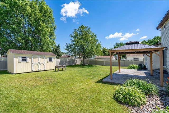 5 Quail Hollow, Lancaster, NY 14086