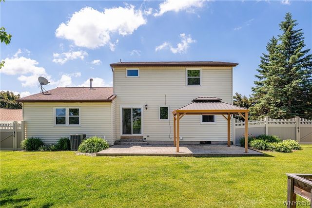 5 Quail Hollow, Lancaster, NY 14086