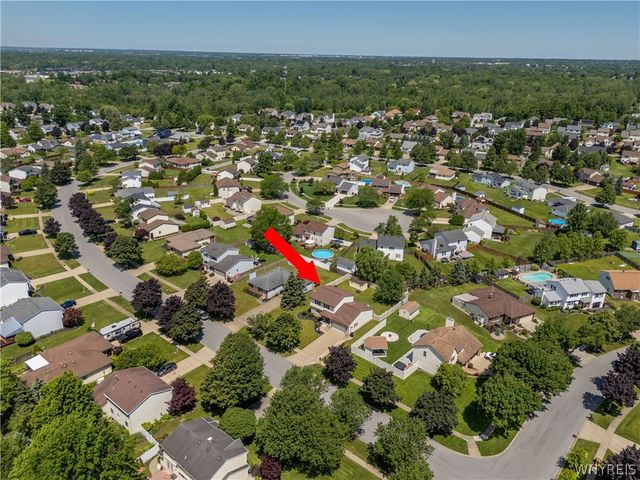 5 Quail Hollow, Lancaster, NY 14086