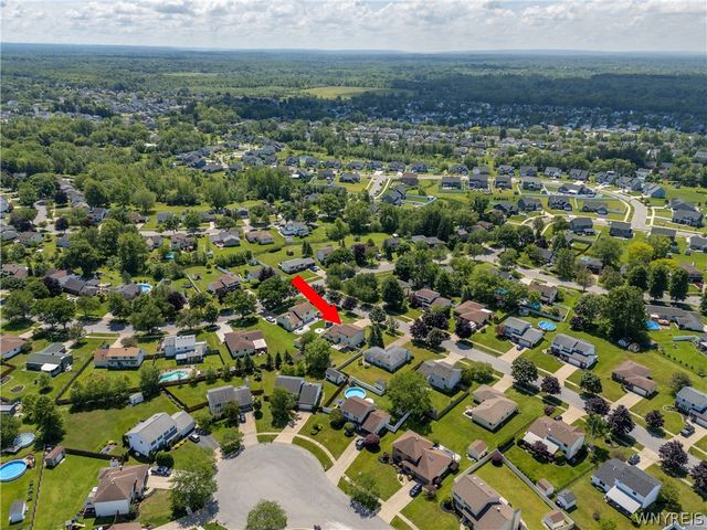 5 Quail Hollow, Lancaster, NY 14086